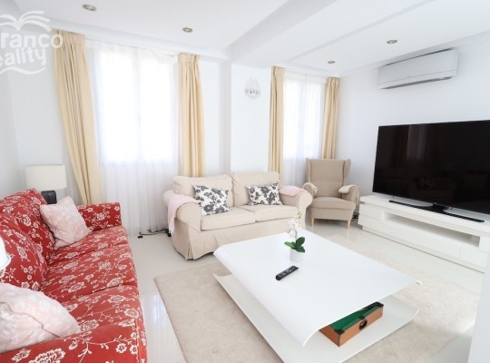 Vila s moderním zařízením v Cabo Roig