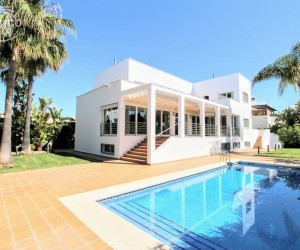 San Pedro de Alcántara (Costa del Sol), Villa - Detached #CM-R3229714