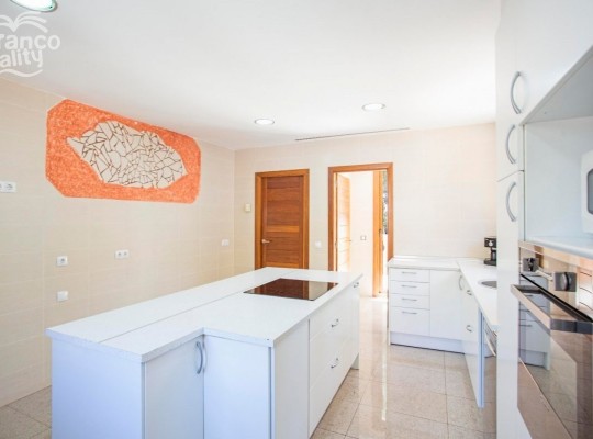 BEAUTIFUL HIGH QUALITY VILLA WITH VACATIONAL LICENSE IN A QUIET AREA IN PALMANOVA