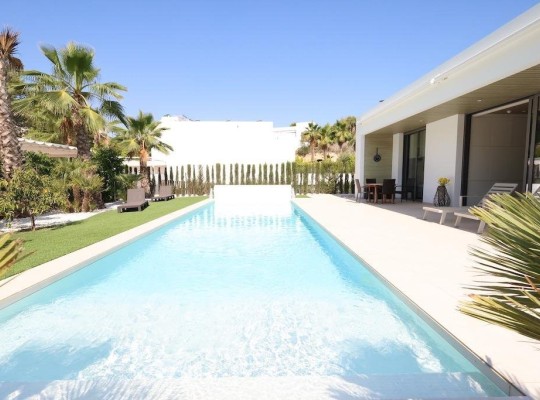 San Miguel de Salinas (Las Colinas Golf), Villa #CQ-JM-12619