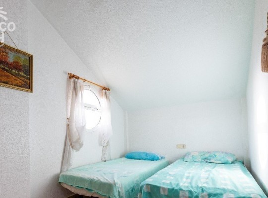 Los Altos, 
Villa   #ES-10129