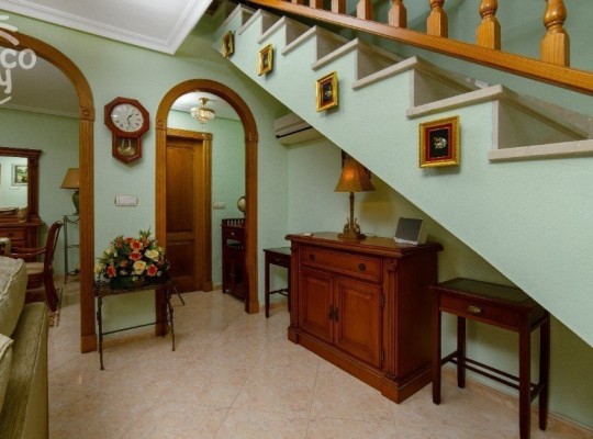 Los Altos, 
Villa   #ES-10383