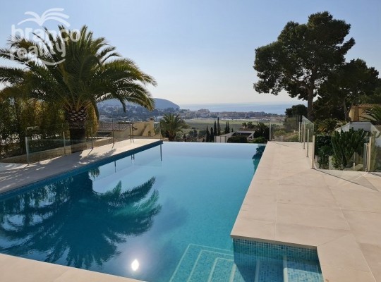 Luxusní moderní vila z  výhledem na more Moraira