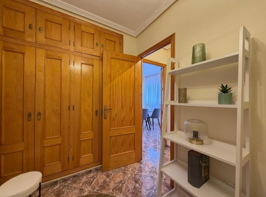 Apartmán ve výborné lokalitě, 200m od pláže Los Locos, Torrevieja