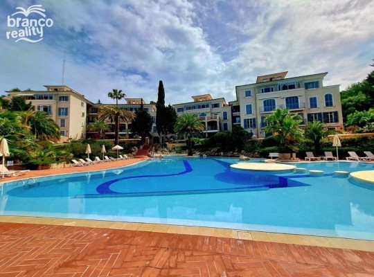 Luxusní apartmán s panoramatickým výhledem v exkluzivním golfovém komplexu 