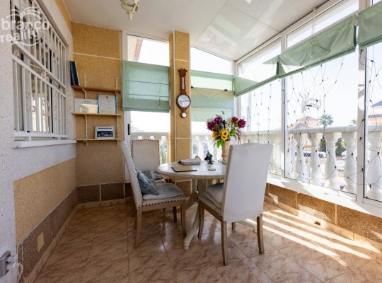 Los Altos, 
Villa   #ES-10129