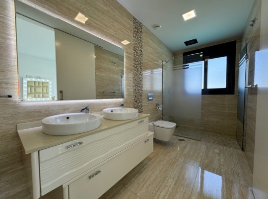 San Miguel de Salinas, Villa #CQ-BG-37958