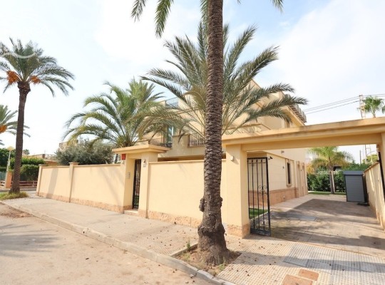 Vila s moderním zařízením v Cabo Roig