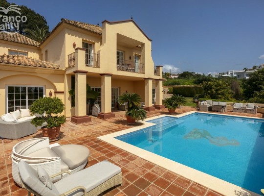 Estepona (El Paraiso), Villa #IM-3839MLV