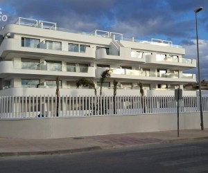 Butikový komplex s luxusními apartmány a výhledem na moře, Cabo Roig