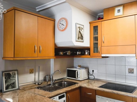 Investiční apartmán v aparthotelu, jen 500m od pláže, Cabo Roig