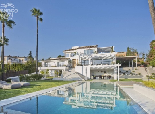 Nueva Andalucía (Costa del Sol), Villa - Detached #CM-R3918778