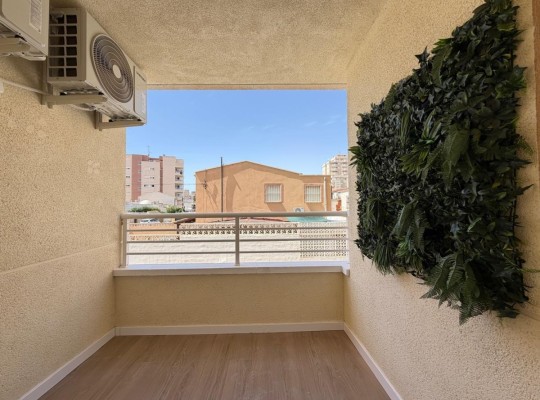 Kompletně zrekonstruovaný byt na prodej v Nueva Torrevieja, Torrevieja
