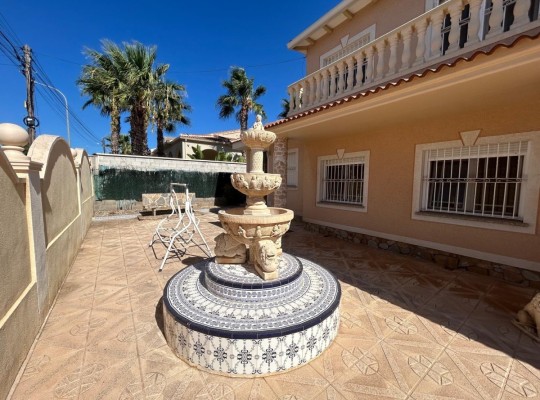 Ciudad Quesada (Town Center), Villa #CQ-095