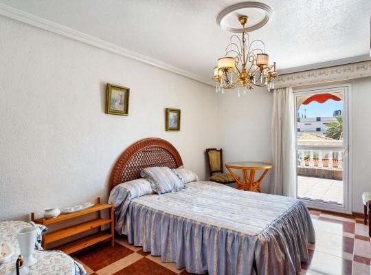 Orihuela Costa (Campoamor), Villa #CQ-UR-56196