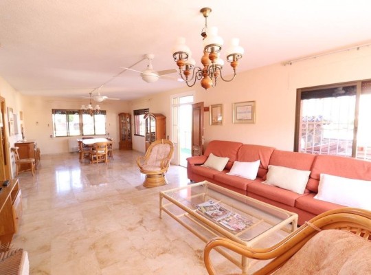 Cabo Roig (MUY CERCA DE LA PLAYA), Villa #CQ-JM-43435