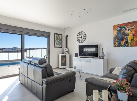 San Miguel de Salinas (Torremendo), Villa #CQ-WI-12408