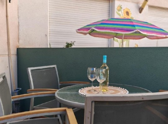 Apartmán kousek od pláže v centru Torrevieji s turistickou licencí