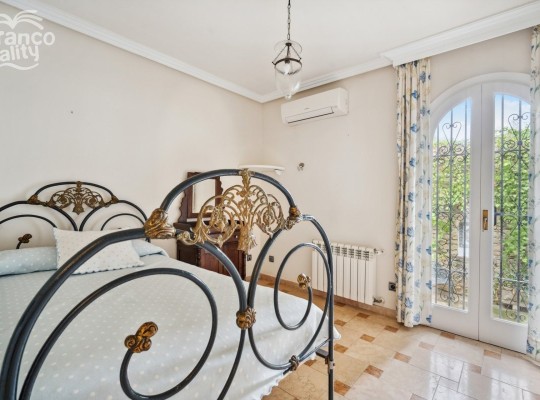 Marbella Golden Mile (Rocio de Nagüeles), Villa #IM-4015MLV