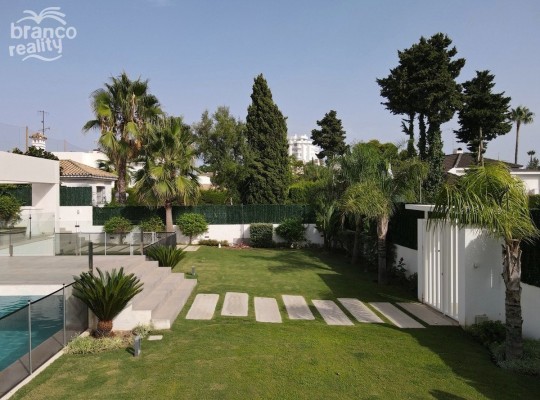 Guadalmina Alta (Costa del Sol), Villa - Detached #CM-R4044397