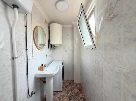 Apartmán ve výborné lokalitě, 200m od pláže Los Locos, Torrevieja