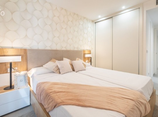 Luxusní apartmány a mezonety se 2 a 3 ložnicemi v Cala Lliteres