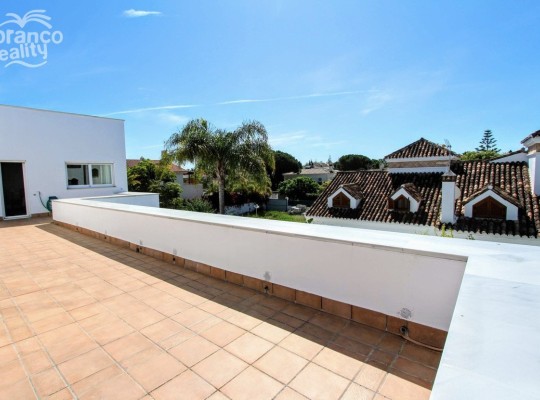 San Pedro de Alcántara (Costa del Sol), Villa - Detached #CM-R3229714