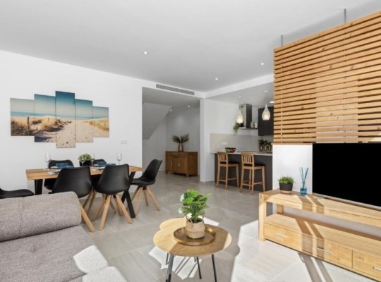 San Miguel de Salinas (SAN MIGUEL DE SALINAS), Villa #CQ-GL-23502