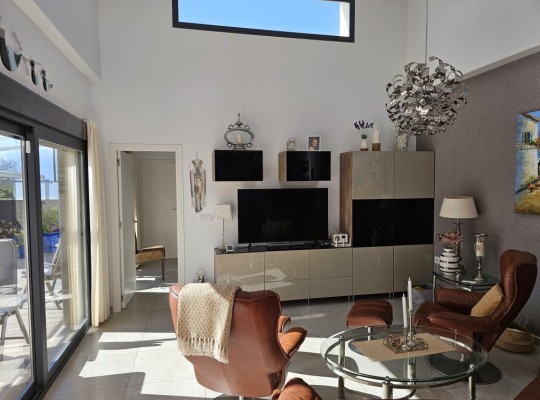 Daya Nueva, Villa #CQ-WI-28601