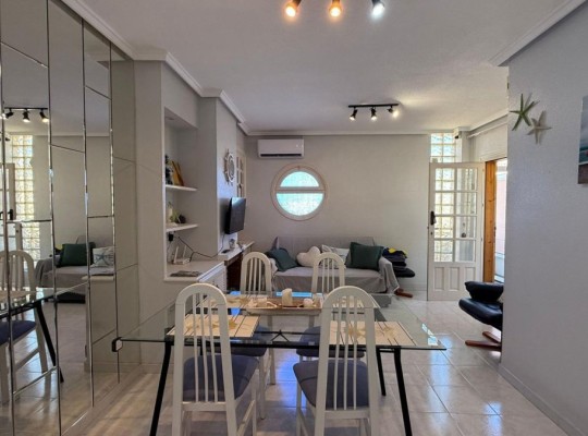 Prostorný bungalov v Punta Prima, Torrevieja