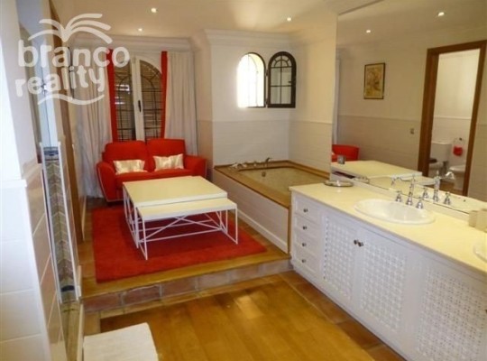 Estepona (Costa del Sol), Villa - Detached #CM-R4050412