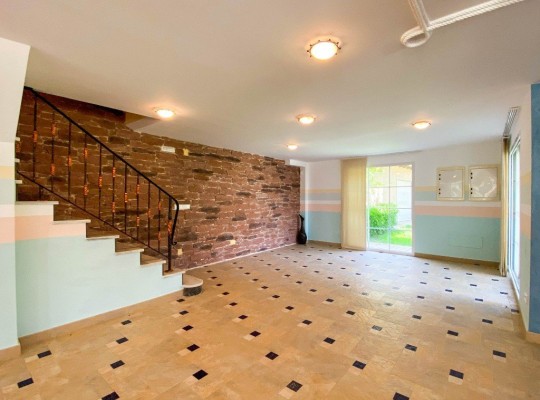 Villamartin, 
Villa   #ES-8381