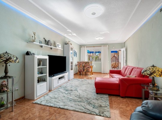 San Miguel de Salinas, Villa #CQ-WN-73689