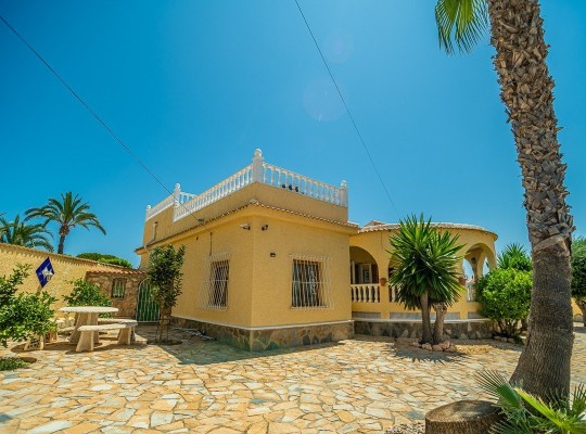 Torrevieja (La Siesta), Villa #CQ-GL-32355