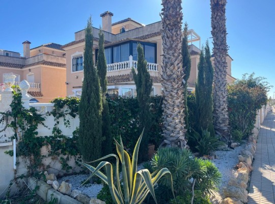 La Zenia (Orihuela Costa), Villa #CQ-M-64507
