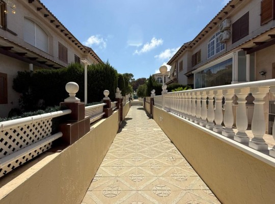 Prostorný bungalov v Punta Prima, Torrevieja