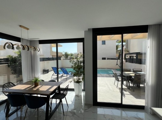 Los Montesinos (La Herrada), Villa #CQ-BT-36657