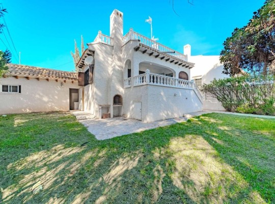 Orihuela Costa (Playa Flamenca), Villa #CQ-MY-49574