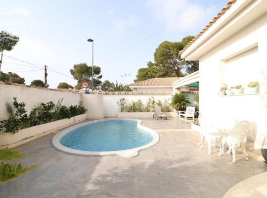 Pilar de La Horadada (Pinar de Campoverde), Villa #CQ-JM-91181