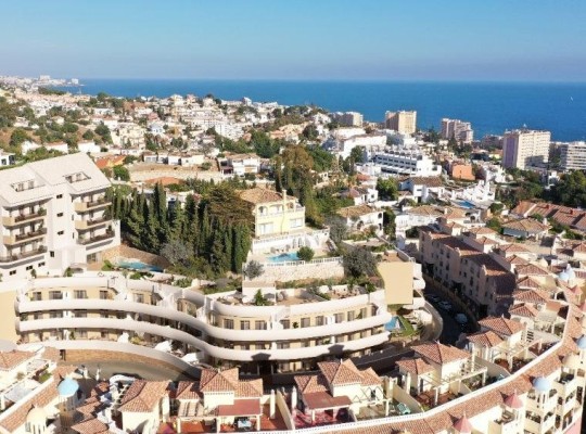 Byty v centru Fuengiroly s wellness, vyhřívaným bazénem a garáží 