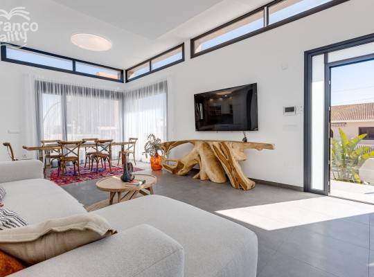 Villa 150m from La Mata beach