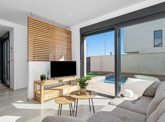 San Miguel de Salinas (SAN MIGUEL DE SALINAS), Villa #CQ-GL-23502