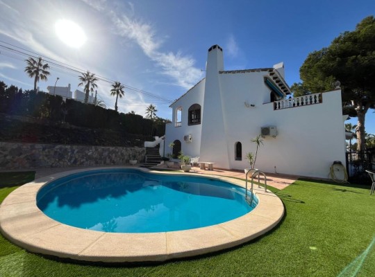 Villamartin, Villa #CQ-R-18395