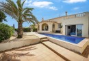 Vila na prodej v první linii s výhledem na moře v Els Poblets (Denia)