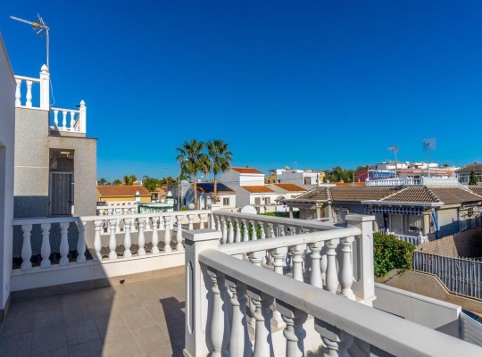 Torrevieja (El chaparral), Villa #CQ-UR-56967