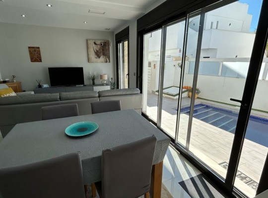 Los Montesinos (La Herrada), Villa #CQ-CB-17847