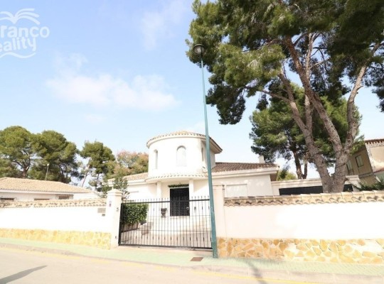 Pilar de La Horadada (Pinar de Campoverde), Villa #CQ-JM-91181