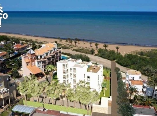 Luxury apartment with garden and private pool on the first line of Denia
