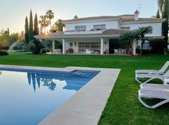 Guadalmina Baja (Costa del Sol), Villa - Detached #CM-R3858442