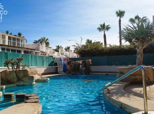 Investiční apartmán v aparthotelu, jen 500m od pláže, Cabo Roig